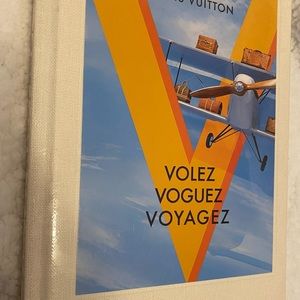 Louis Vuitton Coffee Table book Original Packaging Sealed